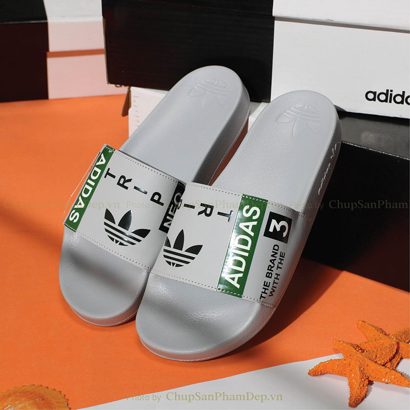 Dép Adidas Logo Phối Họa Tiết Trẻ Trung