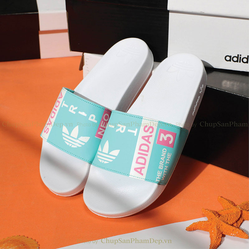 Dép Adidas Logo Phối Họa Tiết Trẻ Trung