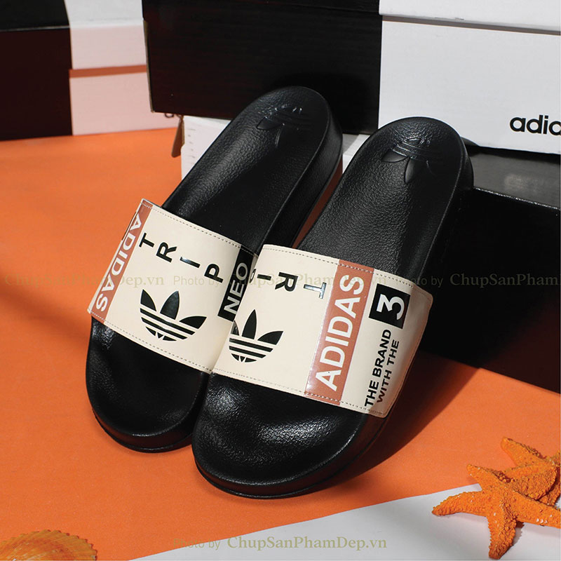 Dép Adidas Logo Phối Họa Tiết Trẻ Trung