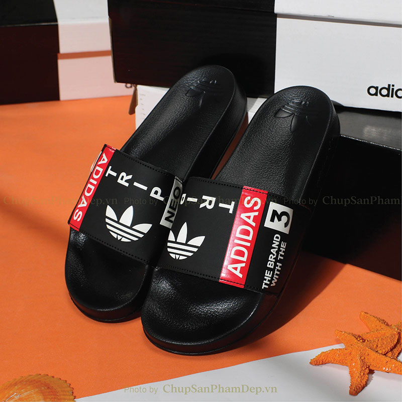 Dép Adidas Logo Phối Họa Tiết Trẻ Trung