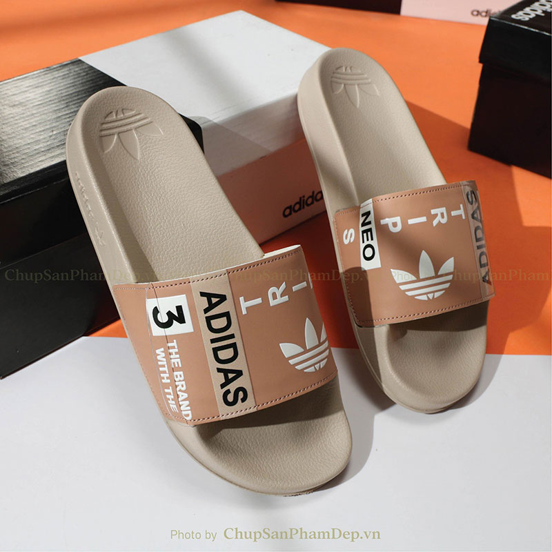 Dép Adidas Logo Phối Họa Tiết Trẻ Trung