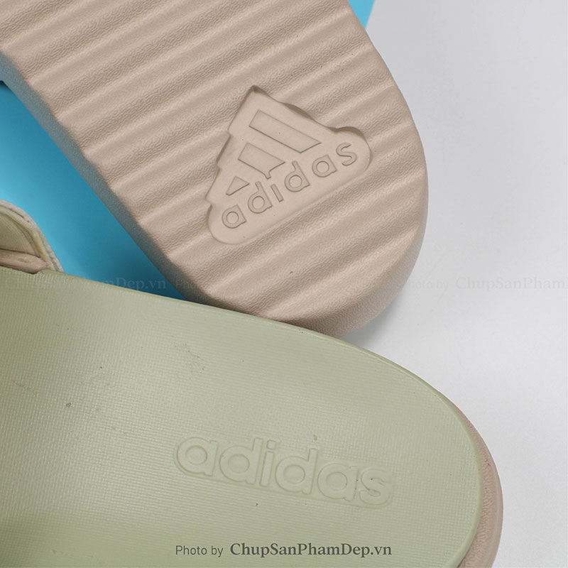 Dép Adidas Plus Sọc Đế Màu Nổi Bật