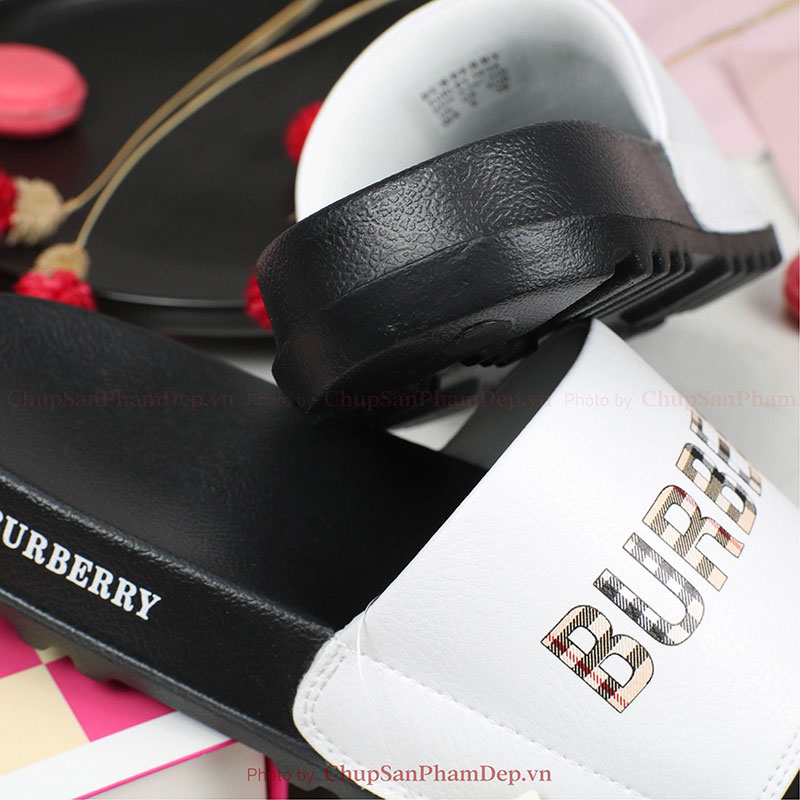 Dép Chữ Burberry Quai Ngang Sang Trọng