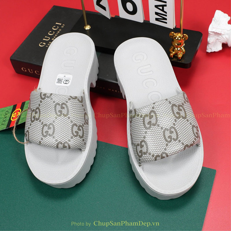 Dép Gucci In 3D Họa Tiết Quai Ngang Sang Chảnh