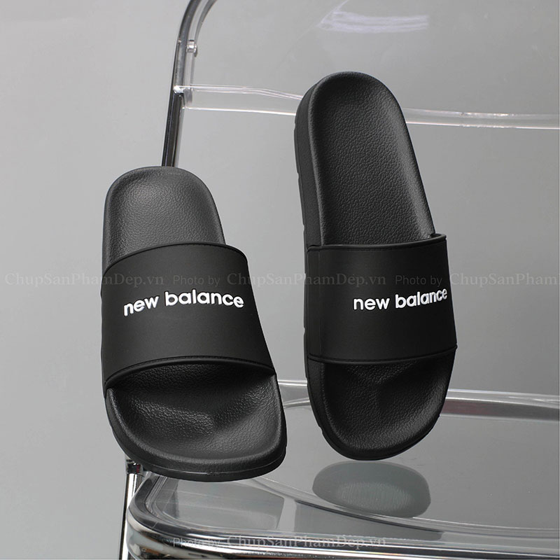 Dép Logo New Balance Đế Đen Siêu Cấp Đơn Giản