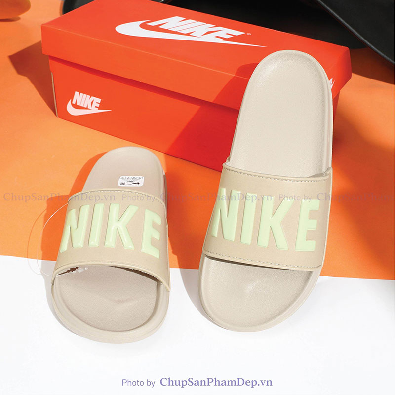 Dép Logo Nike Chữ Màu Hot Trend