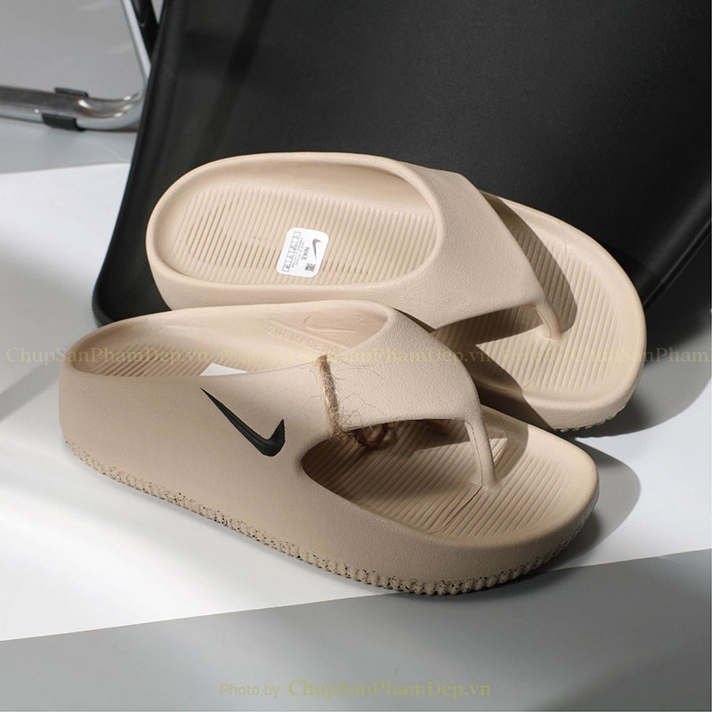 Kẹp Đúc Nike Calm 3D Charm Đế Thể Thao