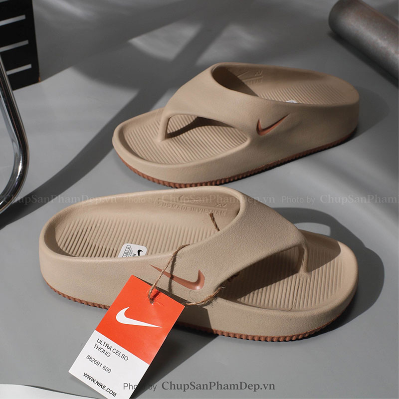 Kẹp Đúc Nike Calm Sơn Đế Màu Thời Trang