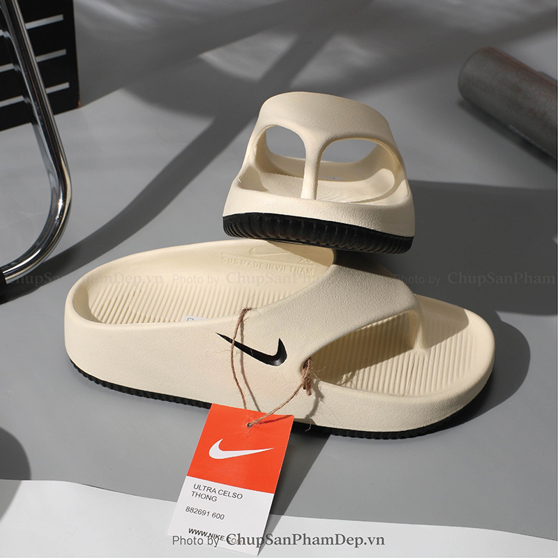 Kẹp Đúc Nike Calm Sơn Đế Màu Thời Trang