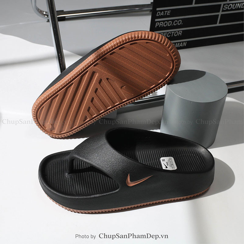 Kẹp Đúc Nike Calm Sơn Đế Màu Thời Trang