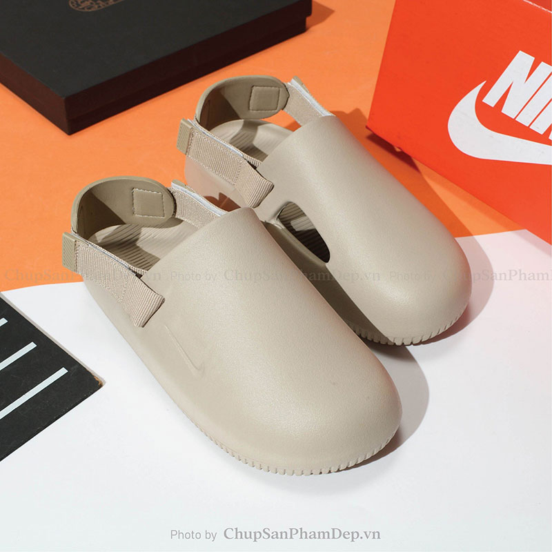 Sục Quai Hậu Nike Calm Thể Thao 