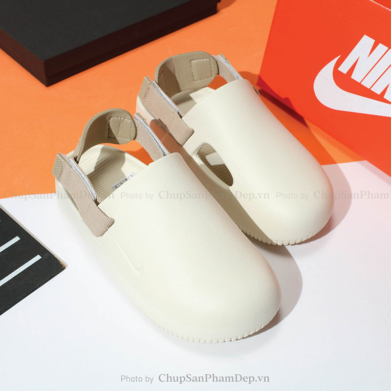 Sục Quai Hậu Nike Calm Thể Thao 