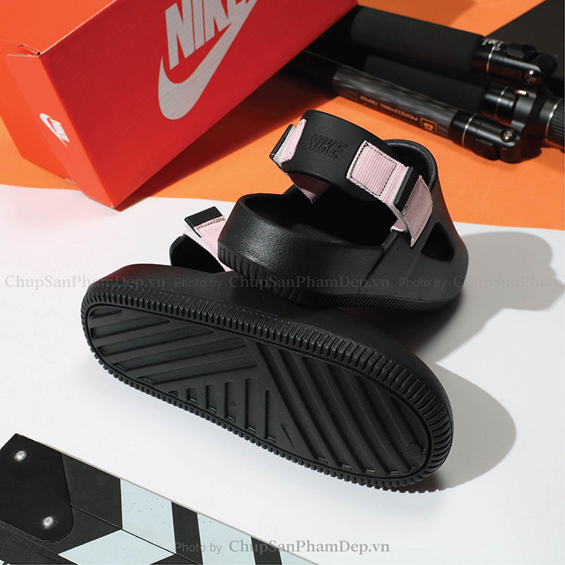 Sục Quai Hậu Nike Calm Thể Thao 