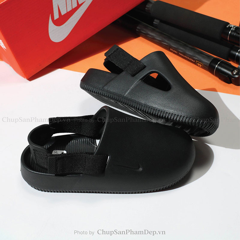 Sục Quai Hậu Nike Calm Thể Thao 