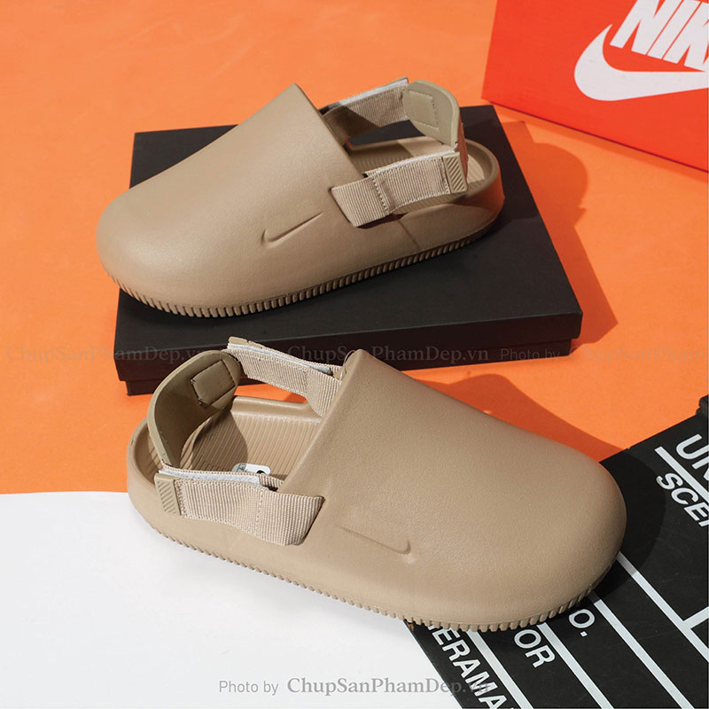 Sục Quai Hậu Nike Calm Thể Thao 