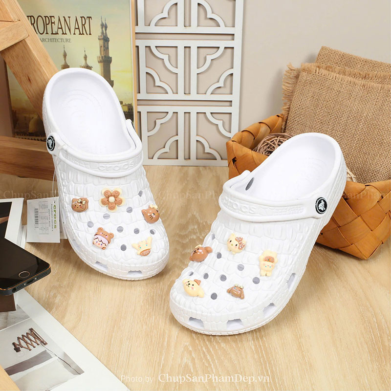 Sục Crocs Charm Gấu Canary Xịn Xò