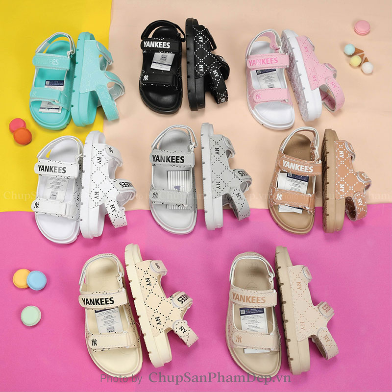 Sandal Kẻ Sọc Ny Họa Tiết Bắt Mắt