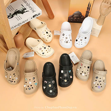 Sục Crocs Baya Charm Hot Trend